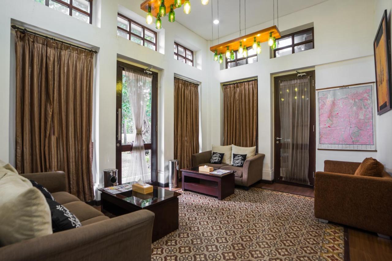 गेस्ट हाउस Jambuluwuk Menteng 3*